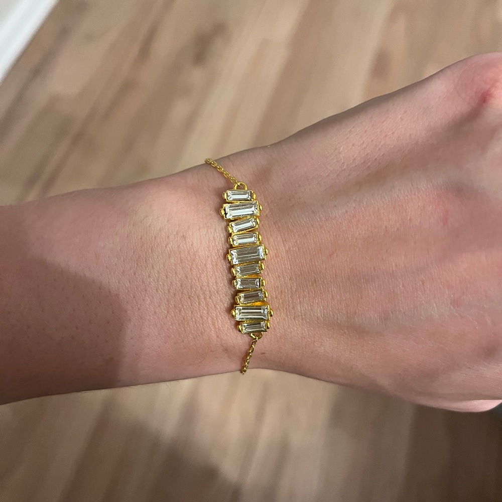Elegant Gold Bracelet